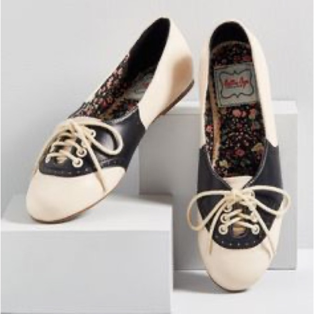Vintage inspired Bettie Page Halle oxford flats